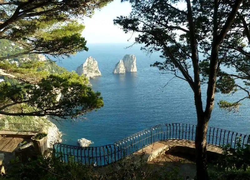 russi e lussi a capri 2