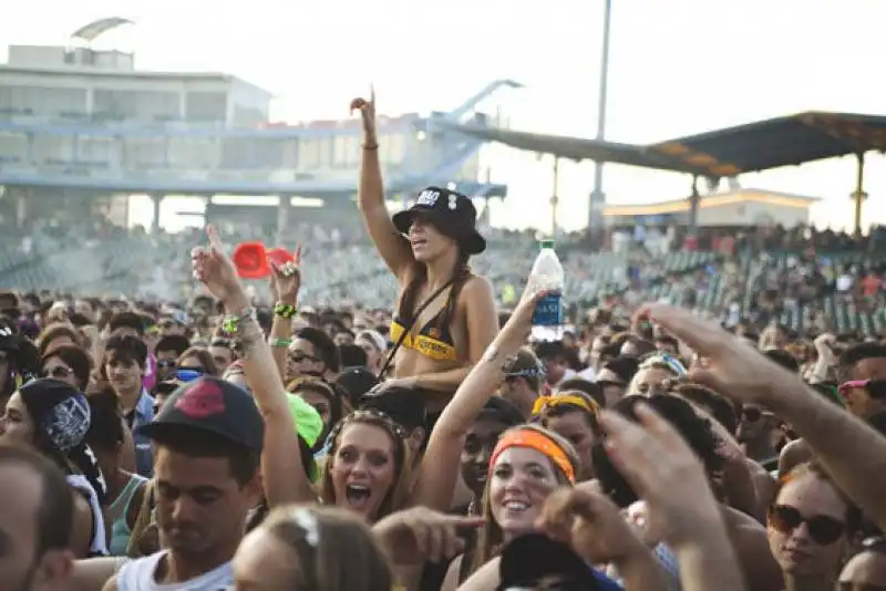 the mad decent block party a coney island    70