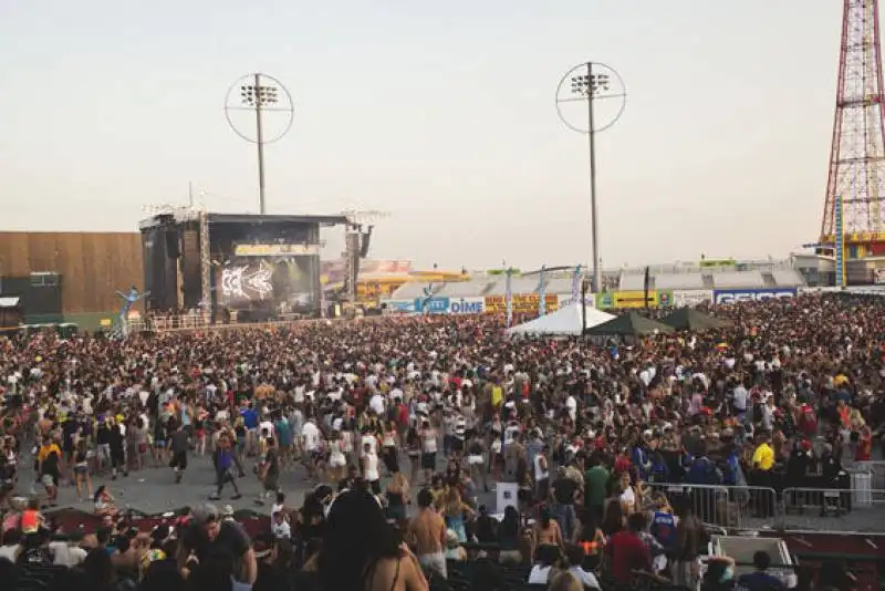 the mad decent block party a coney island    75