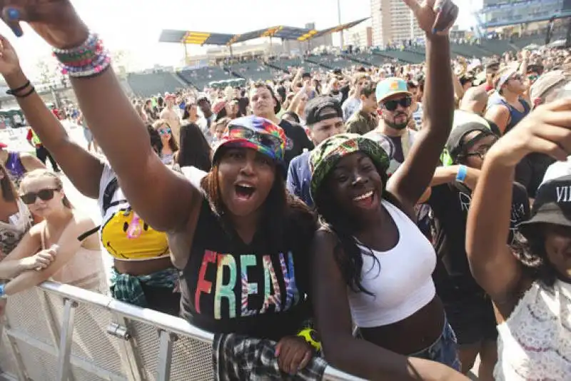 the mad decent block party a coney island    98