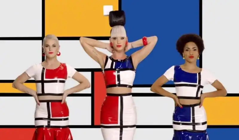 this is how we do nuovo video di katy perry