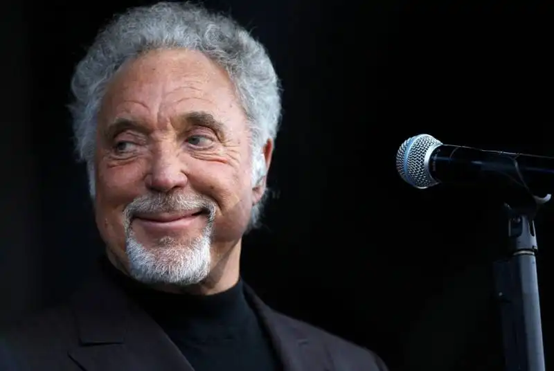 toM jones