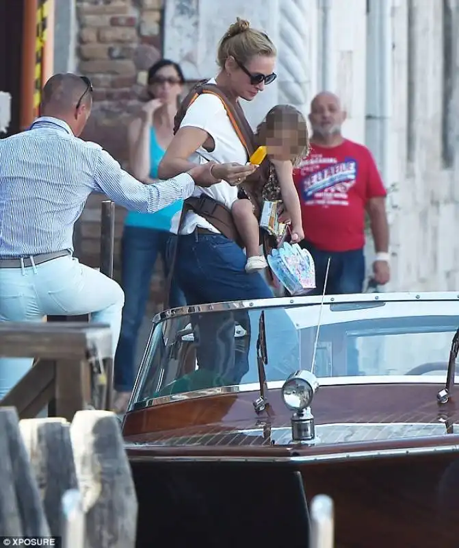 UMA THURMAN A VENEZIA CON I FIGLI