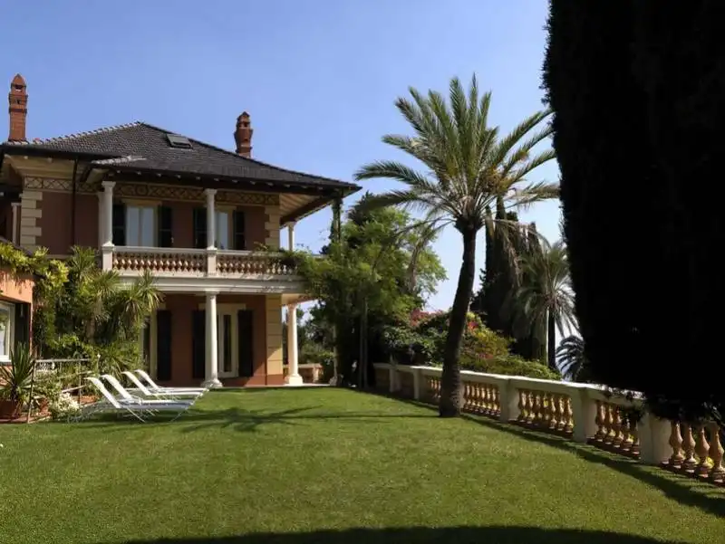 villa pergola 
