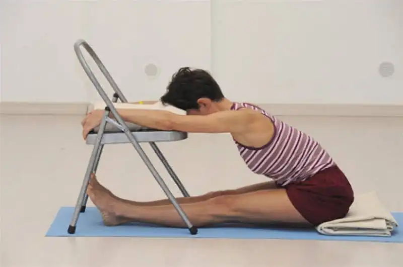 yoga - asana con supporti