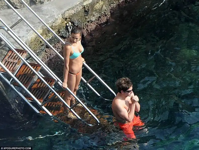 bradley cooper e irina shayk   vacanze costiera amalfitana  19