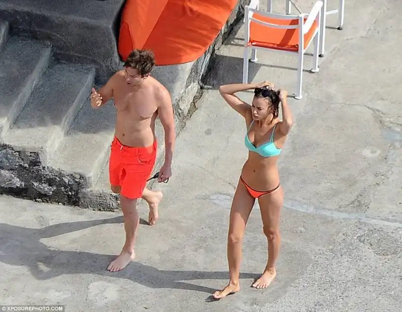 bradley cooper e irina shayk   vacanze costiera amalfitana  23