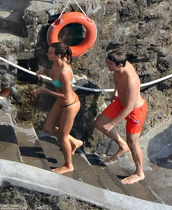 bradley cooper e irina shayk   vacanze costiera amalfitana  41