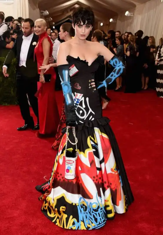 katy perry indossa moschino