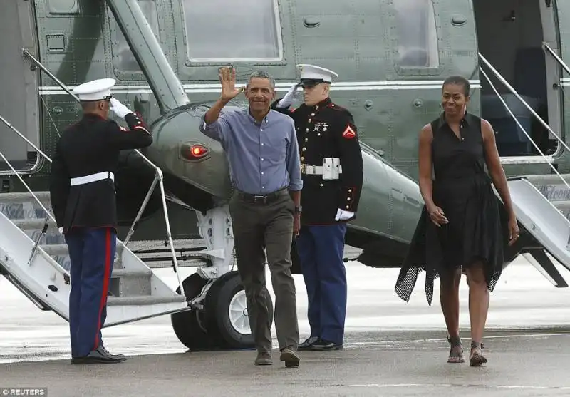 la famiglia obama rientra dalle vacanze 4