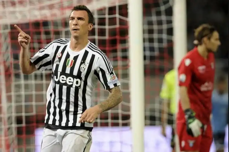 mandzukic in juventus lazio a shanghai : 