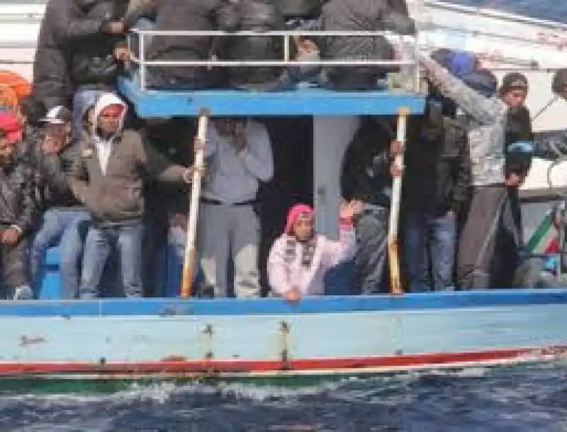 migranti nel canale di sicilia  4