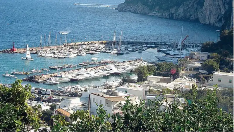 PORTO DI CAPRI