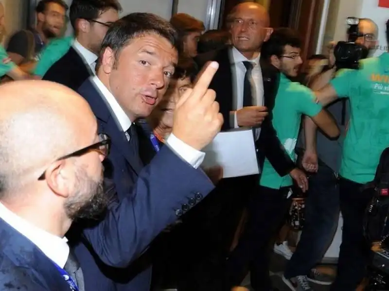 renzi al meeting di rimini  12