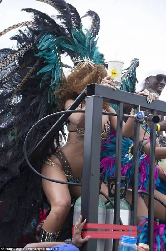 rihanna   carnevale barbados  29