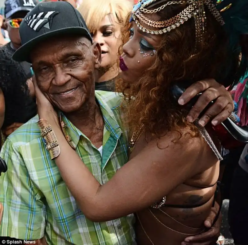 rihanna con nonno