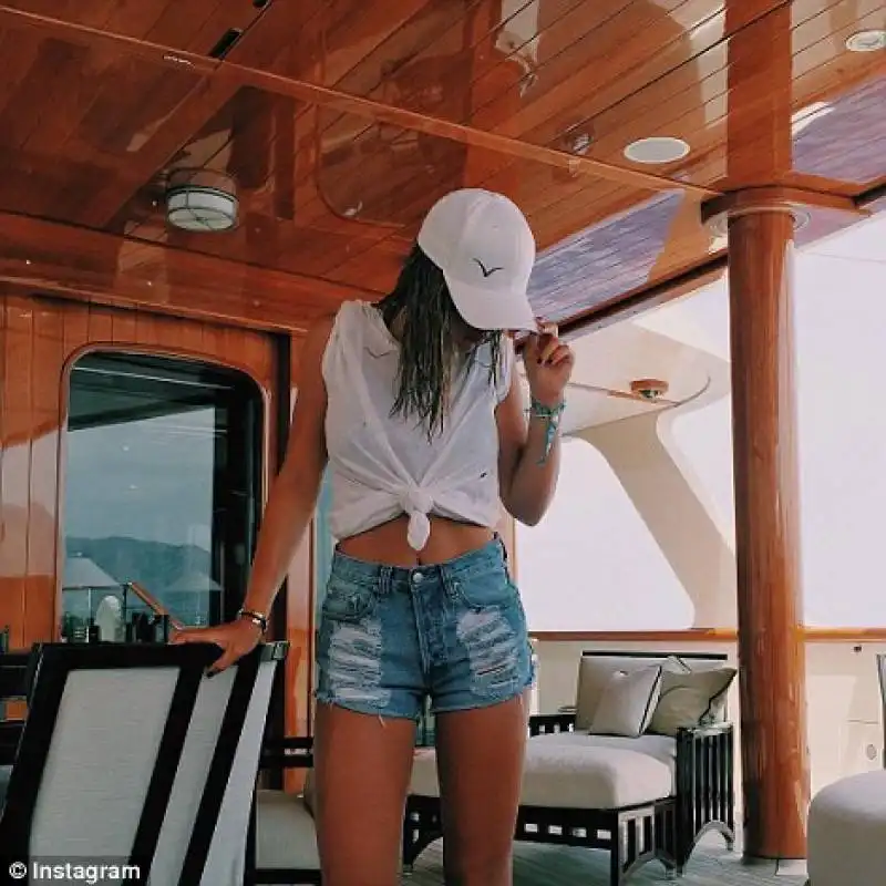 sofia richie in barca