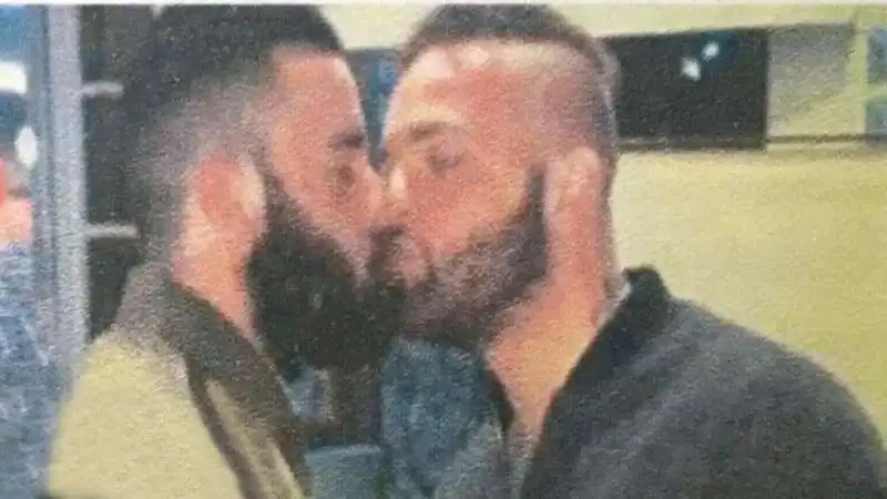 barbe lunghe e baci dei barbudos