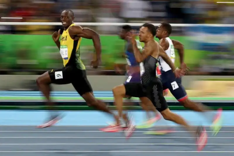 bolt sorride in gara a rio