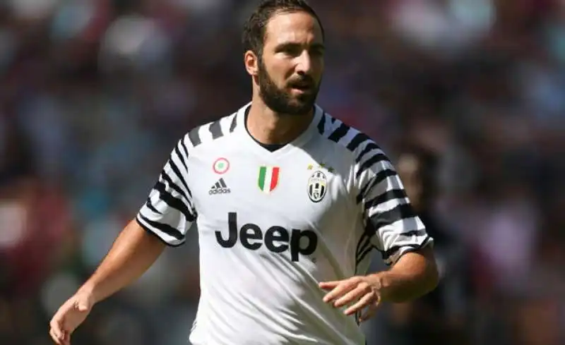 HIGUAIN 1