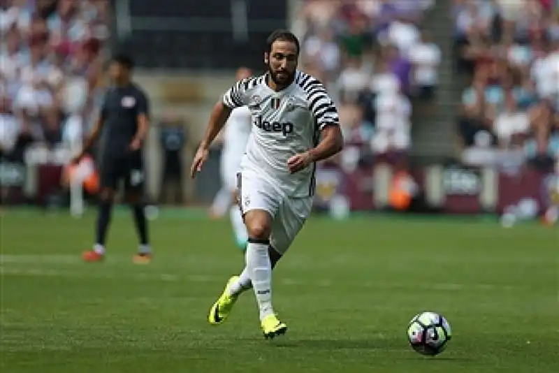 HIGUAIN 2