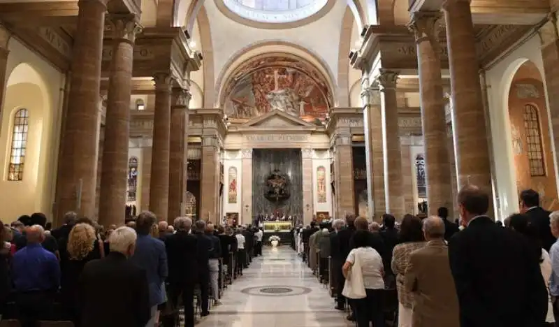 interno della chiesa di sant eugenio