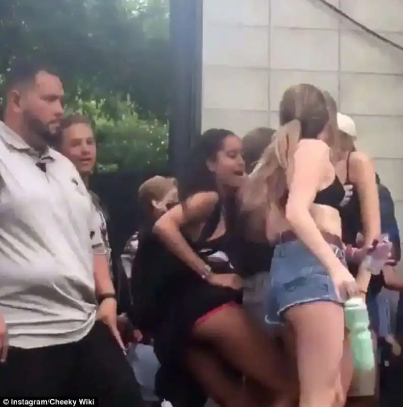 MALIA OBAMA TWERKING 6