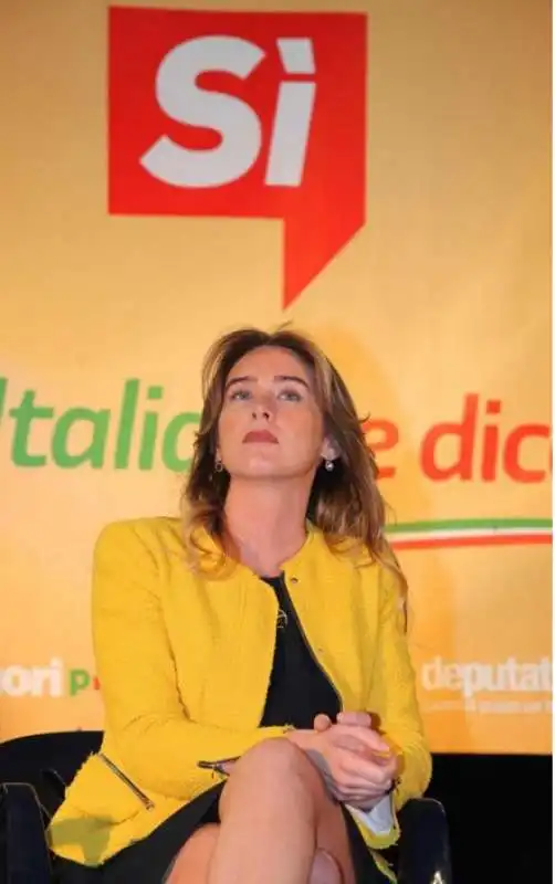 maria elena boschi cosce alessandria  2