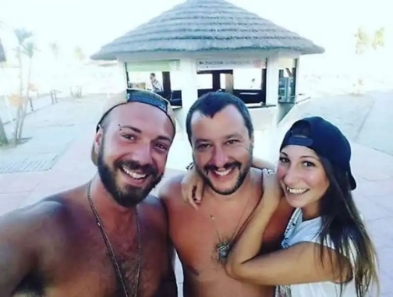 matteo salvini al papeete di milano marittima  11