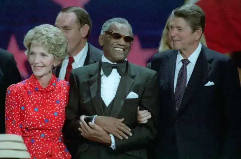 RAY CHARLES CON REAGAN