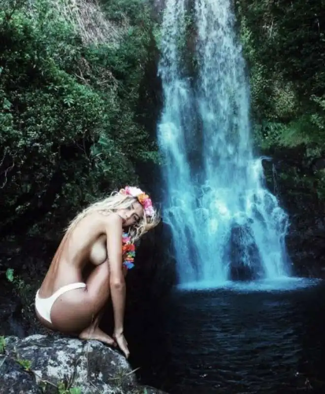 sahara ray nuda alle hawaii