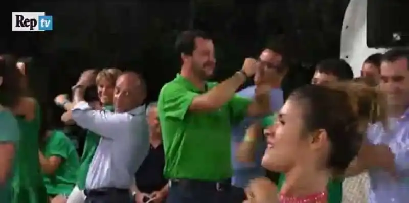 SALVINI BALLA ANDIAMO A COMANDARE