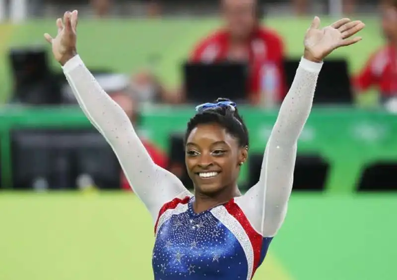 SIMONE BILES