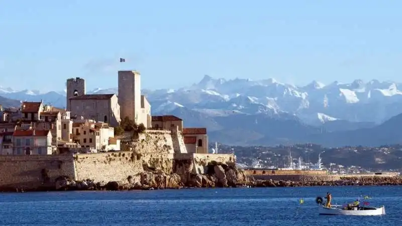 ANTIBES JUAN LES PINS 2