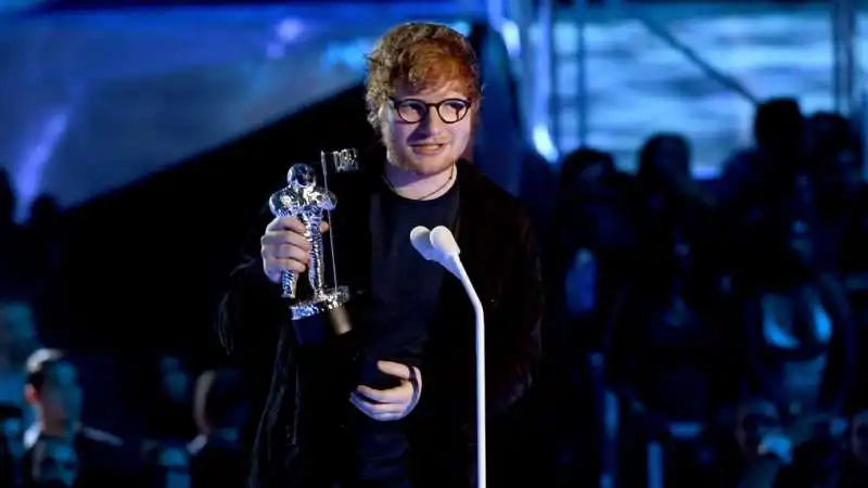 ed sheeran agli mtv awards