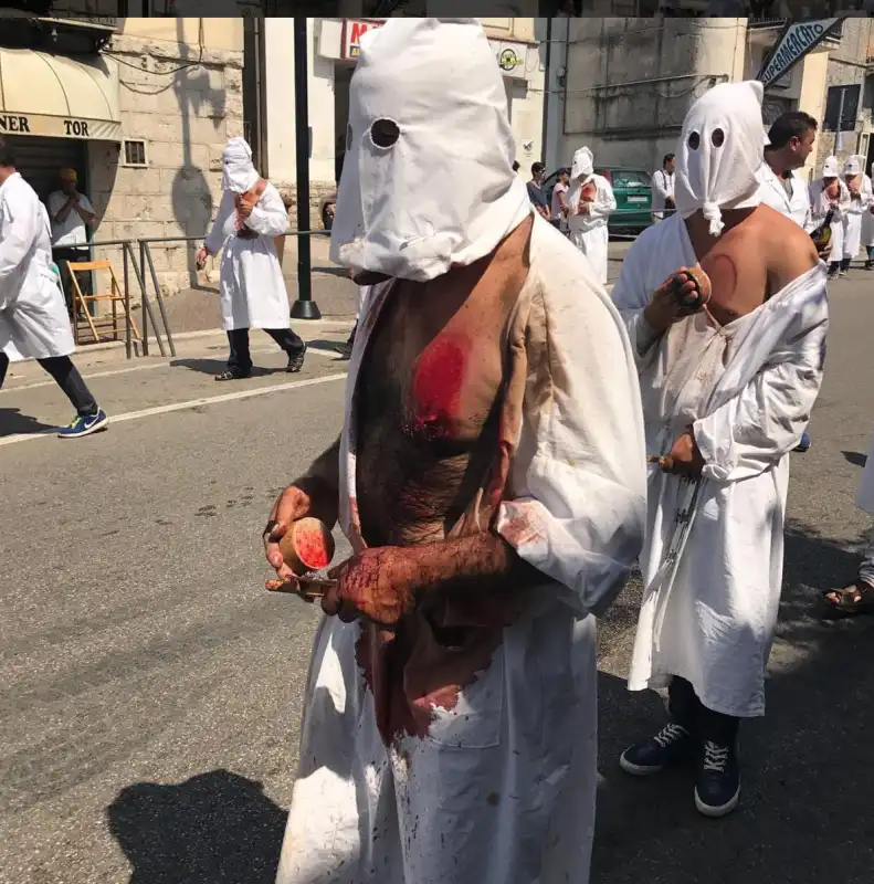 I FLAGELLANTI DI GUARDIA SANFRAMONDI