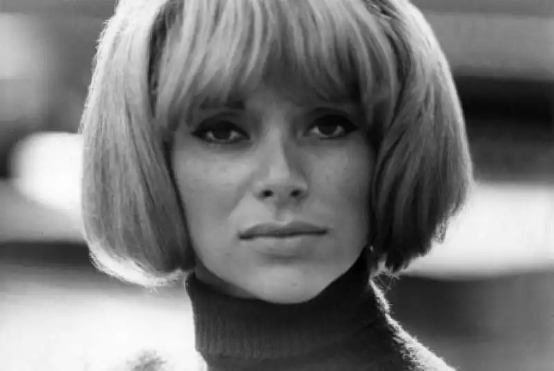 Mireille Darc 