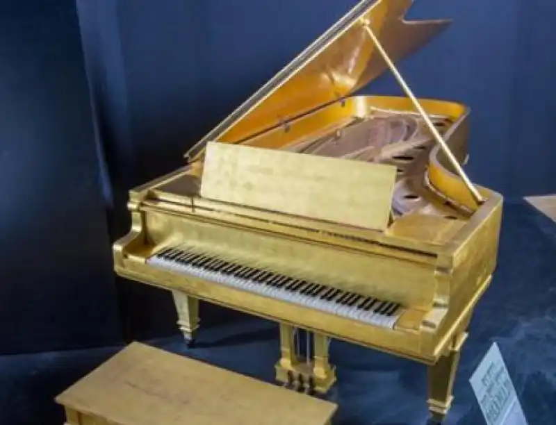 PIANOFORTE D ORO DI ELVIS