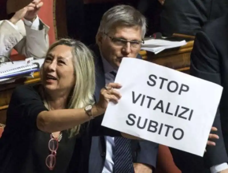 PROTESTE CONTRO IL VITALIZIO