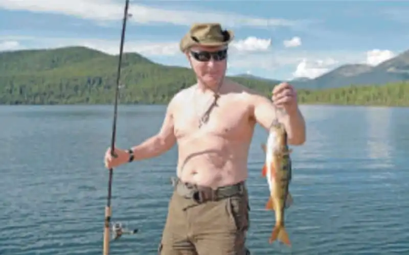 PUTIN A PESCA 