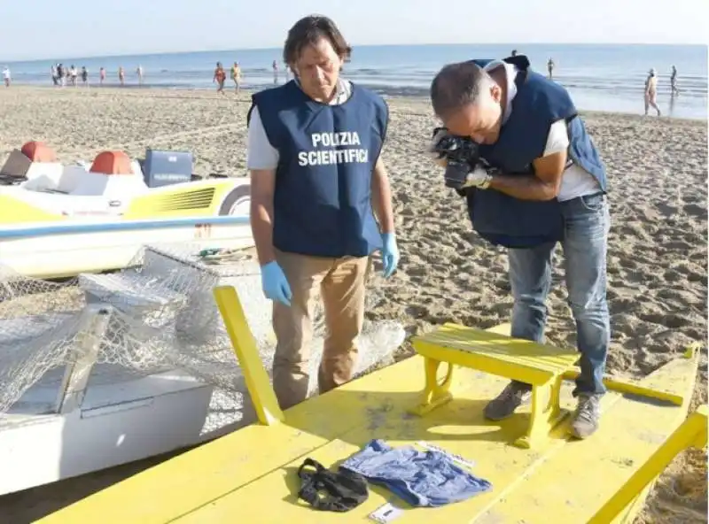 rimini stupro in spiaggia 