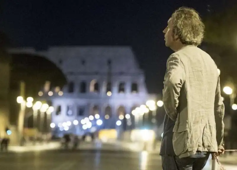 sorrentino e scamarcio girano il film su berlusconi  6