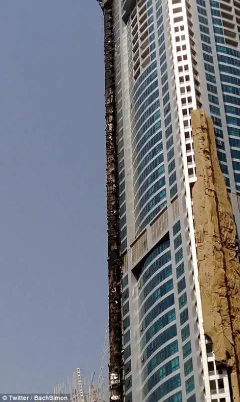 torch tower di dubai nuovo incendio  4