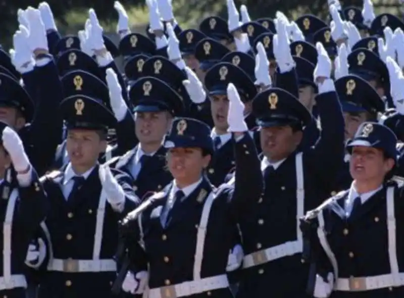 ALLIEVI SCUOLA POLIZIA