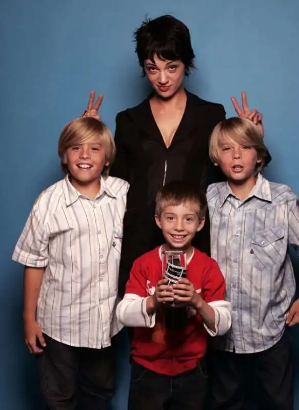 asia argento e jimmy bennett  dylan e cole sprouse