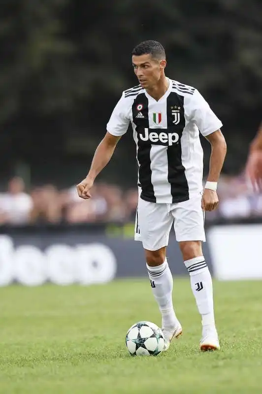 cristiano ronaldo debutto con maglia juventus