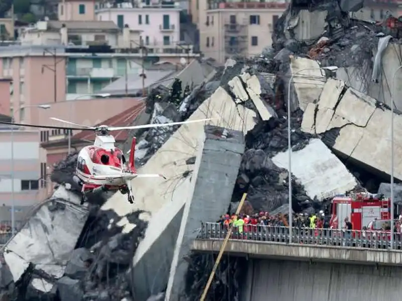 Crollo del ponte di Genova