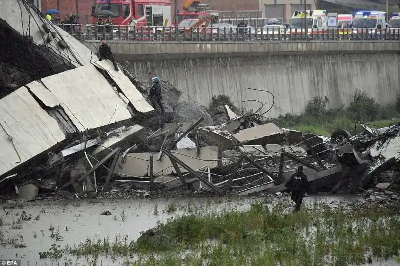 crollo ponte morandi genova 34