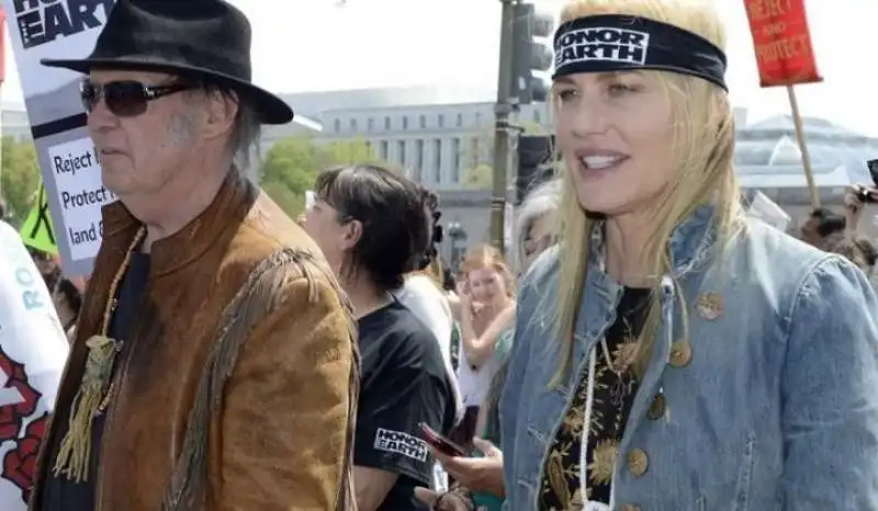 daryl hannah e neil young 2