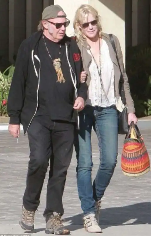 daryl hannah e neil young 7